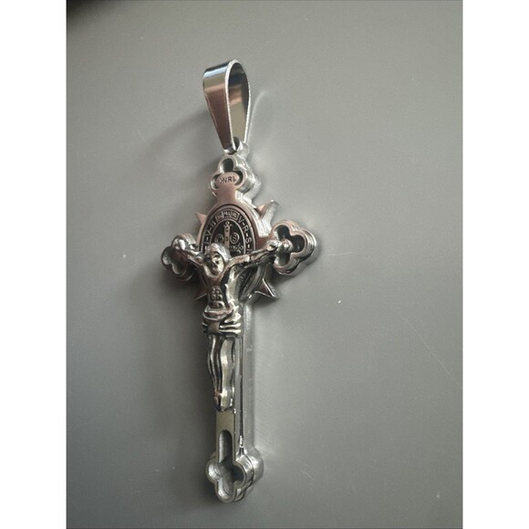 Stainless Steel Saint St. Benedict Crucifix Cross Pendants Necklace INRI Chain - Picture 2 of 6